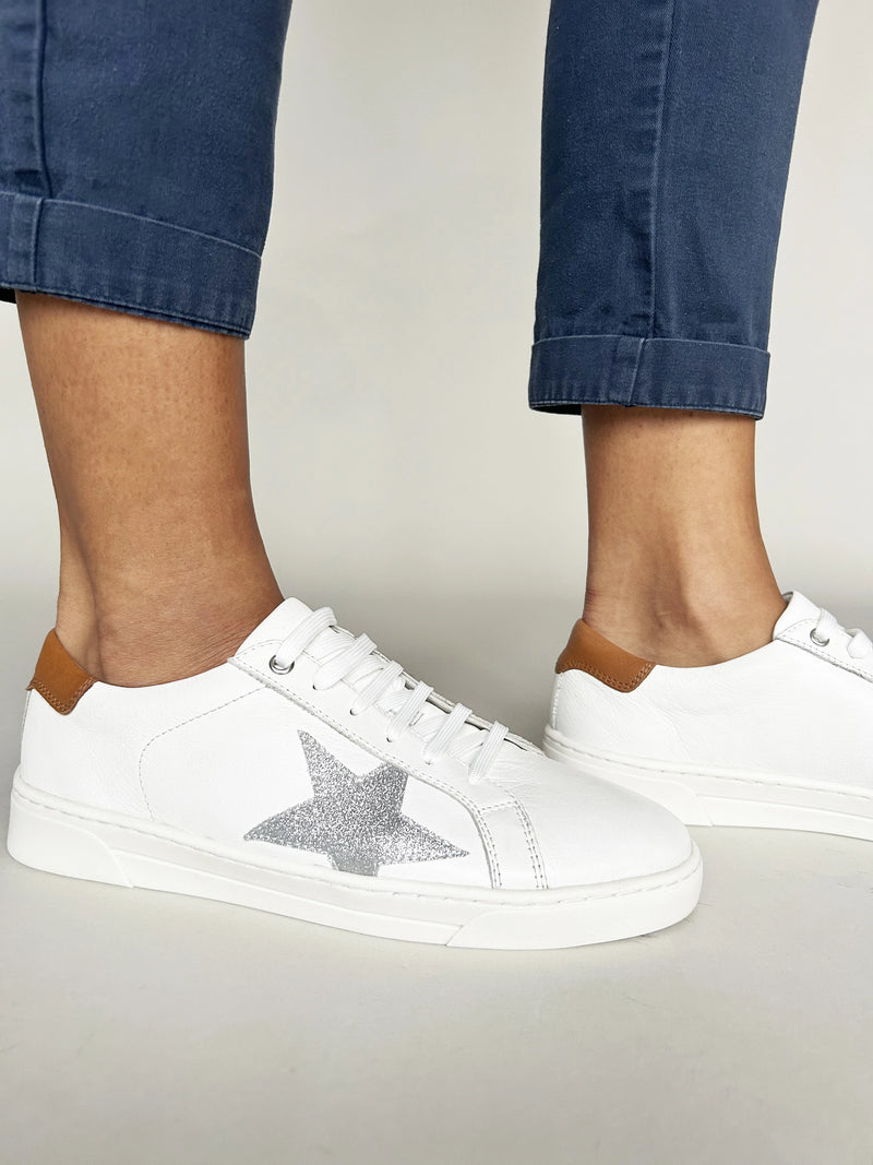 Wide width sneakers