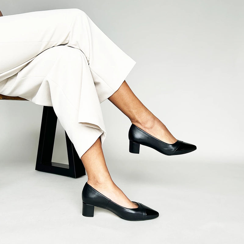 Wide width work shoes
