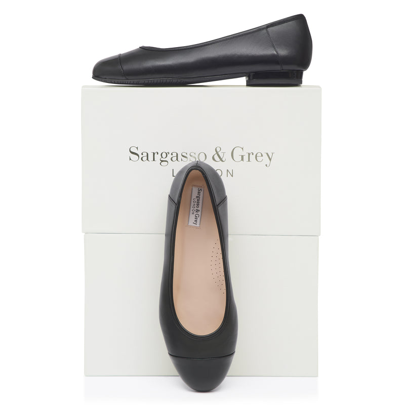 Capella Extra Wide Width Flats - Black Leather