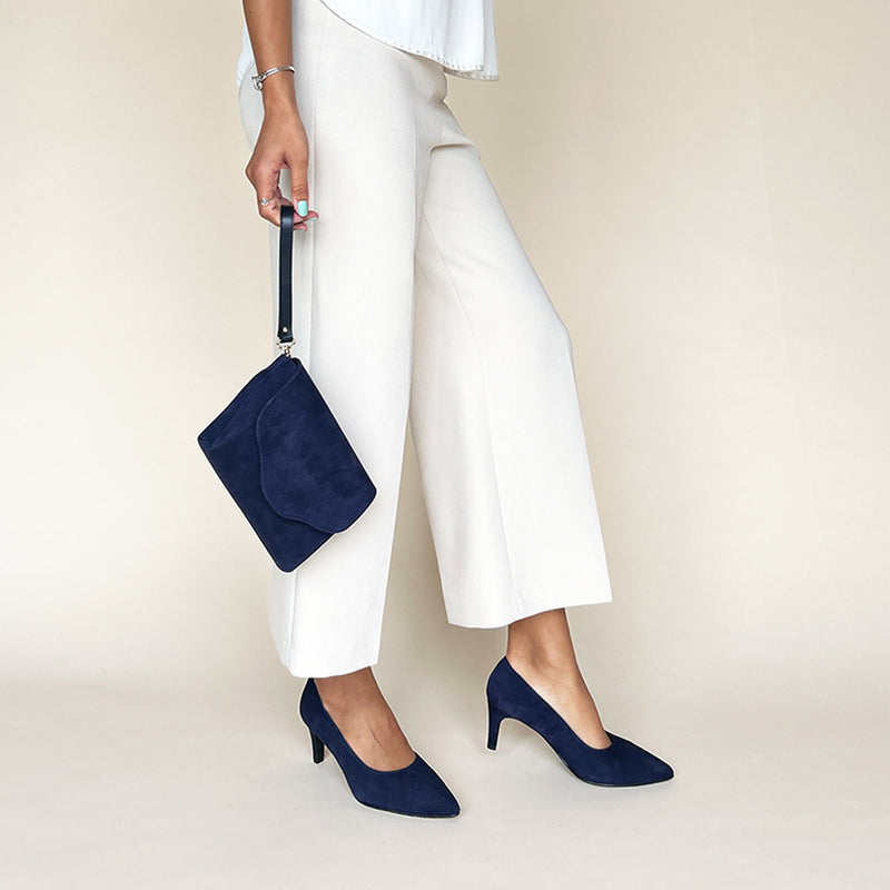 Eve Wide Width Pump – Navy Suede