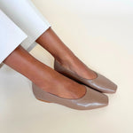 Hepburn Wide Width Ballet Flats - Latte Leather