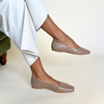 Hepburn Wide Width Ballet Flats - Latte Leather