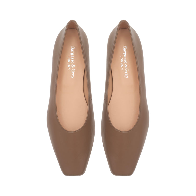 Hepburn Wide Width Ballet Flats - Latte Leather