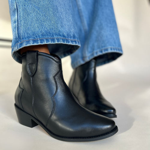 Jago Extra Wide Width Cowboy Boots - Black Leather