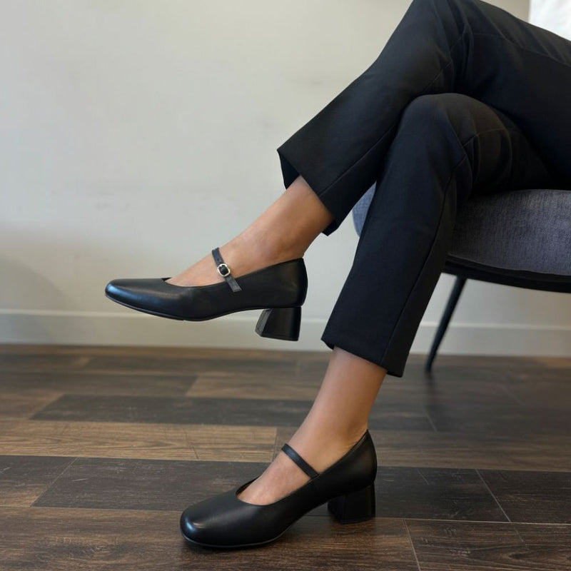 Extra-wide Width Black Leather Mary Jane block heel pumps – Sargasso and  Grey USA