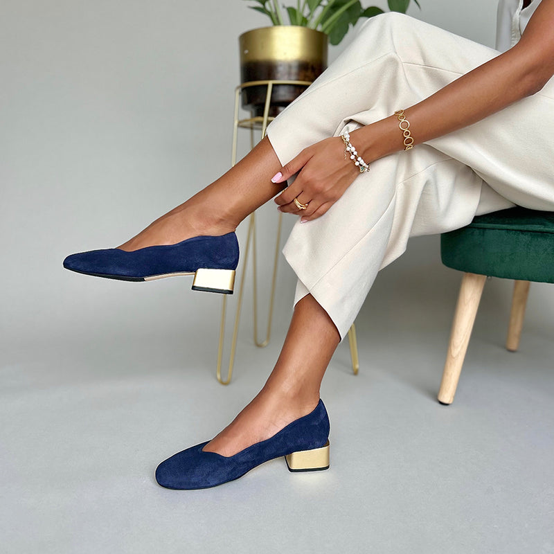 Olivia Wide Width Pumps – Navy Suede