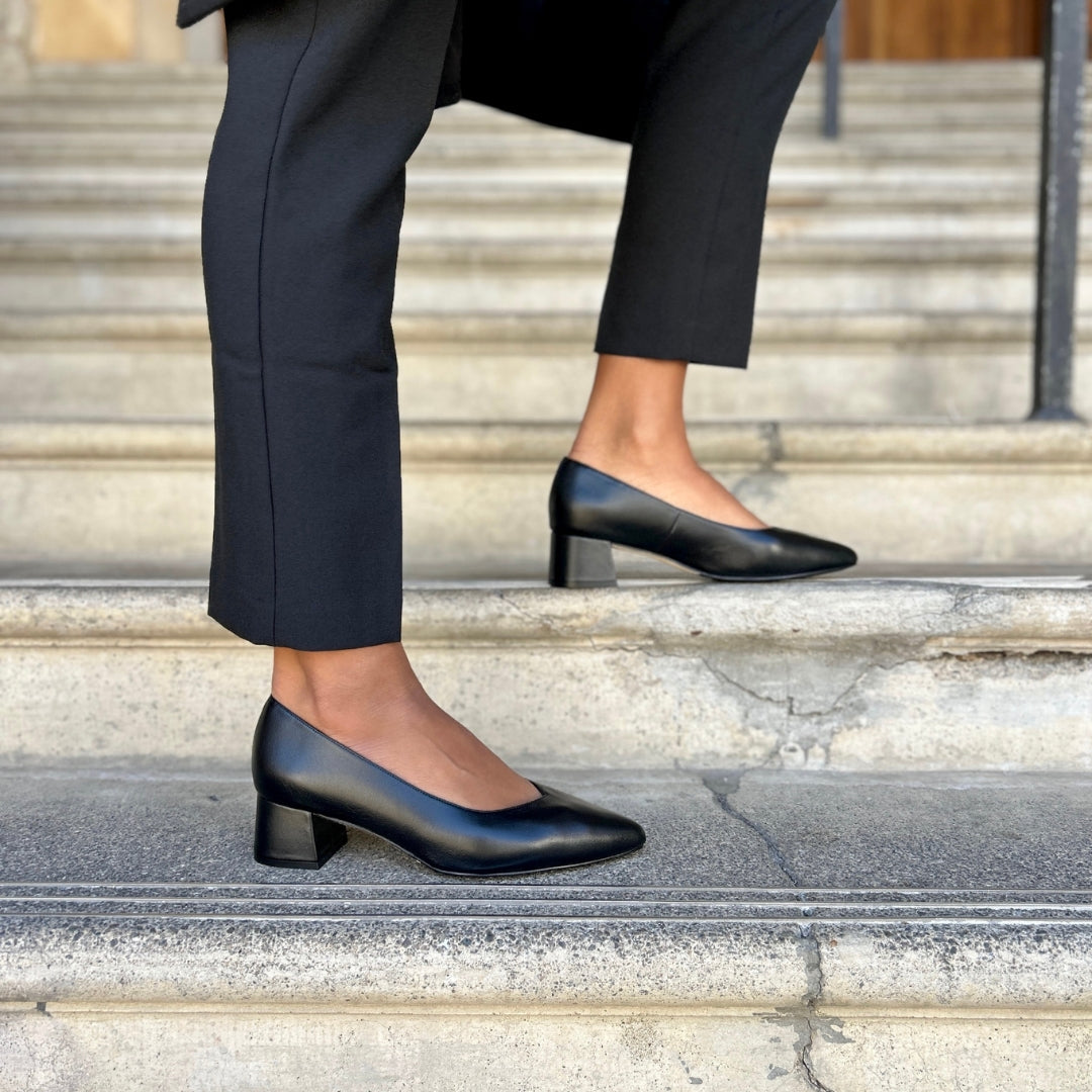 Wide Fit Ladies Black Mid Heel Shoes Tori Extra Wide Width Block Heel Pumps Black Leather Wide Fit Ladies Black Mid Heel Shoes Tori Extra Wide Width Block Heel Pumps Black Leather
