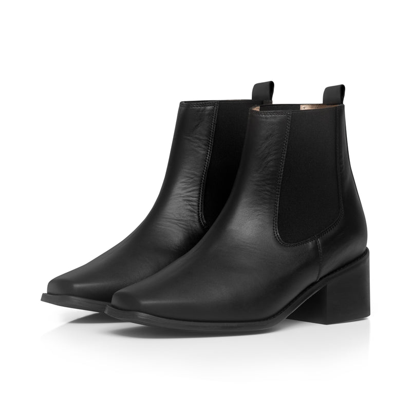 Vallera Extra-Wide Width Boots - Black Leather