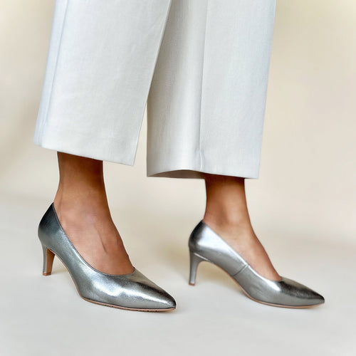 Eve Wide Width Pump – Pewter Leather