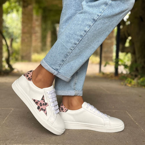 Ezi Wide Width Sneakers - White Leather with Pink Star